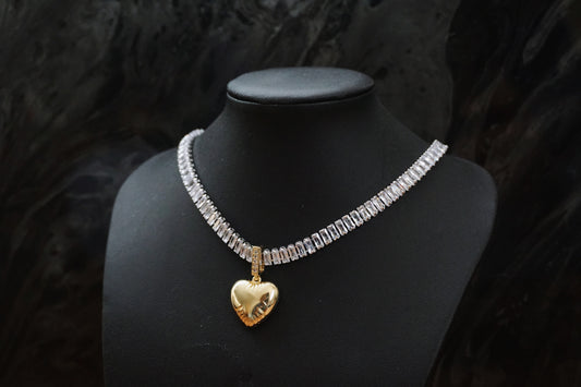 Co-Nilla Twisted Love Necklace